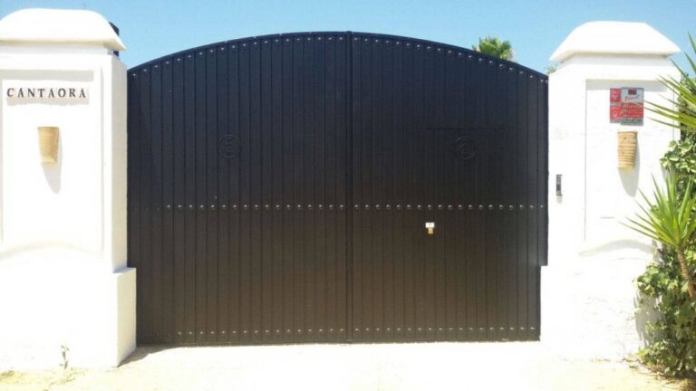 Nuestro equipo ha realizado la instalación de una puerta corredera