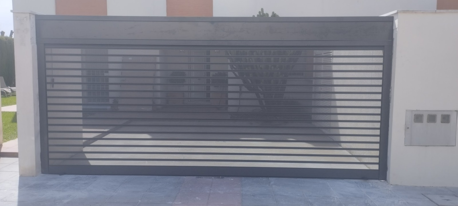 gallery grid image